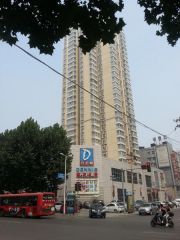 此房满两年,简单装修,业主诚售,大张丹尼斯楼上,