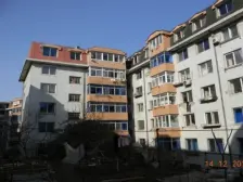 此房满五唯一 中间楼层 户型方正 近市场车站