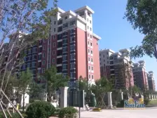 一百多万装修 一层带150平半地下带小院,紫金山庄一期