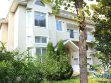 美式独栋别墅!占地两亩!带户外泳池!靠山!可看房!