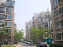 西南路封闭小区有喷泉两室南客厅大阳台精装修