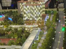 南北院子侧院比较宽,还能往外扩几米,位置好