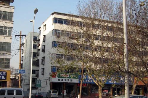 凯旋东路17号院3室1卫东西朝向900.00元/月出租