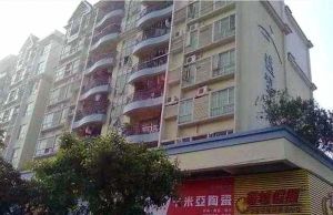 业主自住装修是全屋铺贴保养很好,建筑面积136平