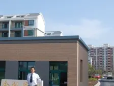 小区东门就可以乘公交车3路,50米上高架,位置不错