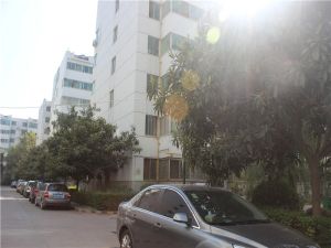 二外旁边南关公园附近三室住房诚心出售