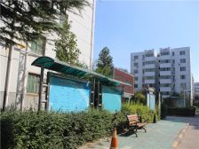 出门就是洛浦公园环境优美户型方正首付10万即可