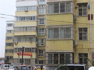 春都路,温馨大两室,南北朝向,业主诚售。