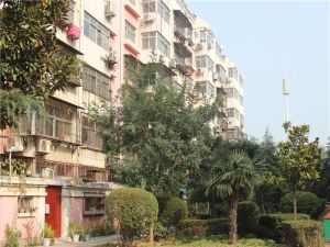 卧龙临河一排,满五有钥匙,产权清晰随时交易