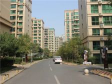 中泰世纪花城4期2010年建成,小区环境优美