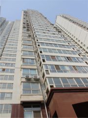 体育场旁精装修大三室,户型好,采光好