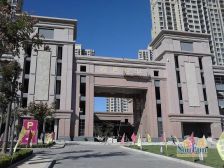 莱山区全明三居室 生活便利 配套齐全 随时可以看房