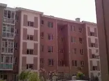 封闭小区 生活便利 一楼带花园。