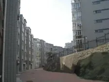 椒金山庄3楼南北通厅3室2厅,小区中间位置