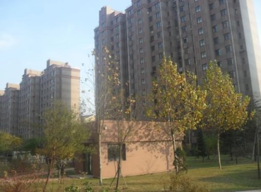龙畔锦城2室2厅1卫东南北朝向3200.00元/月出租