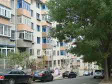 两室一厅精装修中间楼层 近车站市场 采光视野好