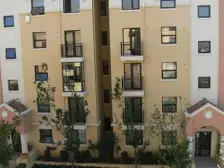 两室两厅,南北通透户型,带电梯,整楼的中间位置