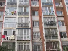 低楼层,南北朝向,采光好,视野好,房主诚心出售