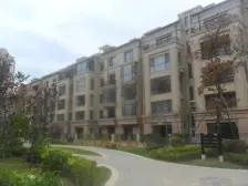 红星海艺墅跃层 有花园 有40平仓房