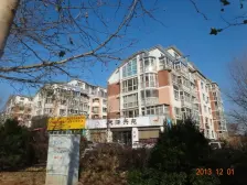 两南北向.两室一厅。采光好 多层得房率高 交通便利