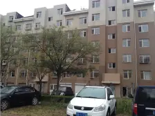 龙畔四期三室 精装修带阁楼 交通方便配套全