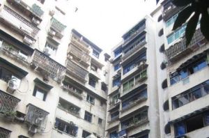电梯周正大四房有车库停车方便南北通透