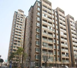群力新城北区南北通透 带上车位 满二 精装修