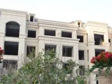 普罗一期小区c位3层精装修下跃 带园