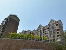 中高楼层采光好,三室两卫全明户型,附带地下车位。