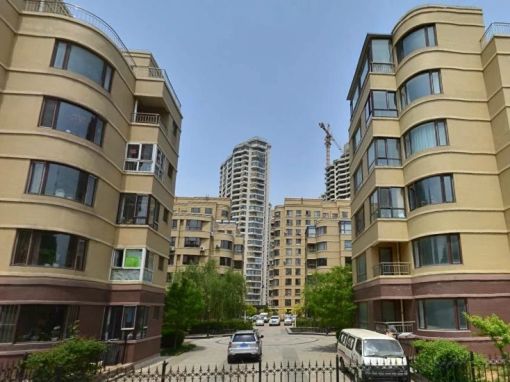 光伸绿洲半岛1室1厅1卫南北朝向1100.00元/月出租