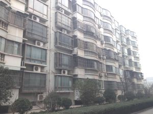 商品房 满五唯一,大三室 总价低,格局好 配套齐全