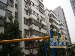 南昌路丹尼斯,申泰嘉园,三楼,精装三室,拎包入住