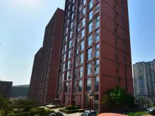 跃层*挑空结构,封闭小区精装修。五明户型.生活配