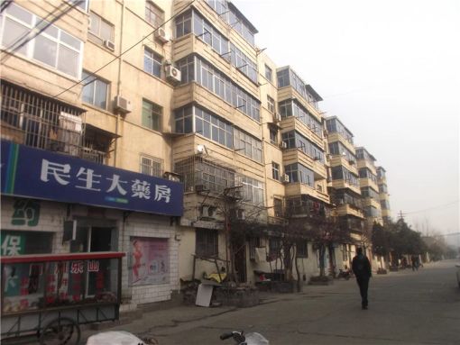 中建二局家属院1室1厅南北朝向450.00元/月出租