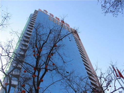 枫叶国际广场3室3厅1卫南北朝向2800.00元/月出租