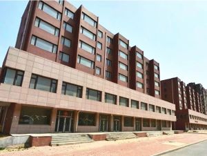 新装修步梯二楼挨着市场近轻轨公交车站随时签合同