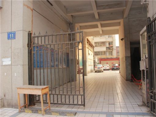 美城2室2厅1卫南朝向2100.00元/月出租