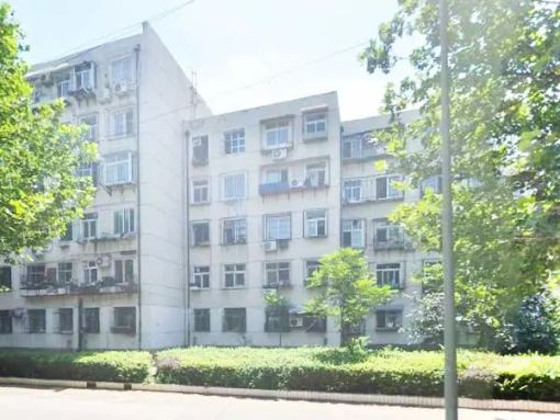 光明西里甲区5室2厅1卫南北朝向2500.00元/月出租