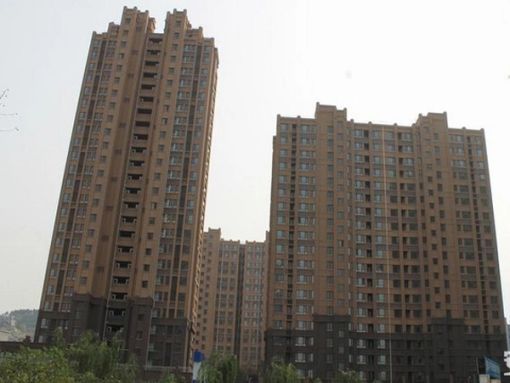 泉景天沅和园雅园3室2厅2卫南北朝向4300.00元/月出租