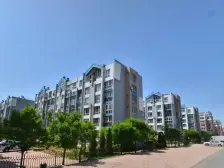 新港家园 两室 *楼 采光足 位置好,南北通透 通风