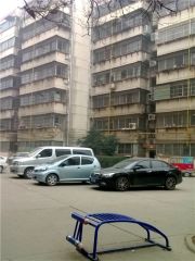 地铁出行 户型方正 满五税费低 房东诚心出售。。。。
