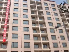 金州体育场小区,中间楼层的两室。