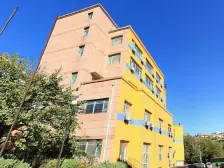 傅家庄沿线仲夏花园小区内的双拼别墅花园车库独立空间