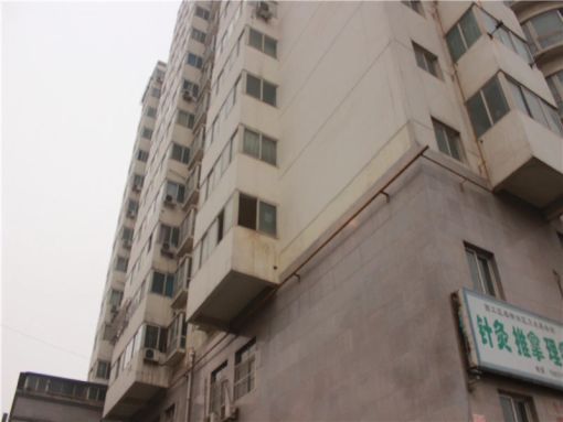 宝龙大厦1室1厅1卫南朝向1200.00元/月出租