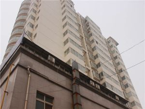 火车站地铁口宝龙大厦精装朝南一室电梯采光好