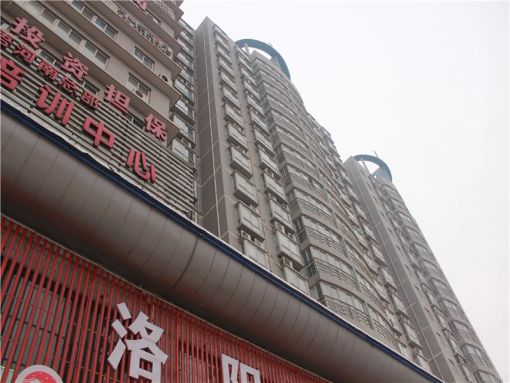 悦丰广场1室1厅北朝向900.00元/月出租