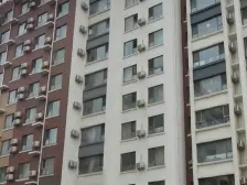 2009年小区,小区环境优雅,近地铁,近万达,低房款。