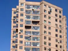 D1区多层精装修30万 北站地铁口500米 出行便利