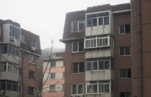 中政小区房主急售二楼装修保持好无坡