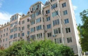 马栏广场五院后身无坡南北通厅2室中间楼层急售